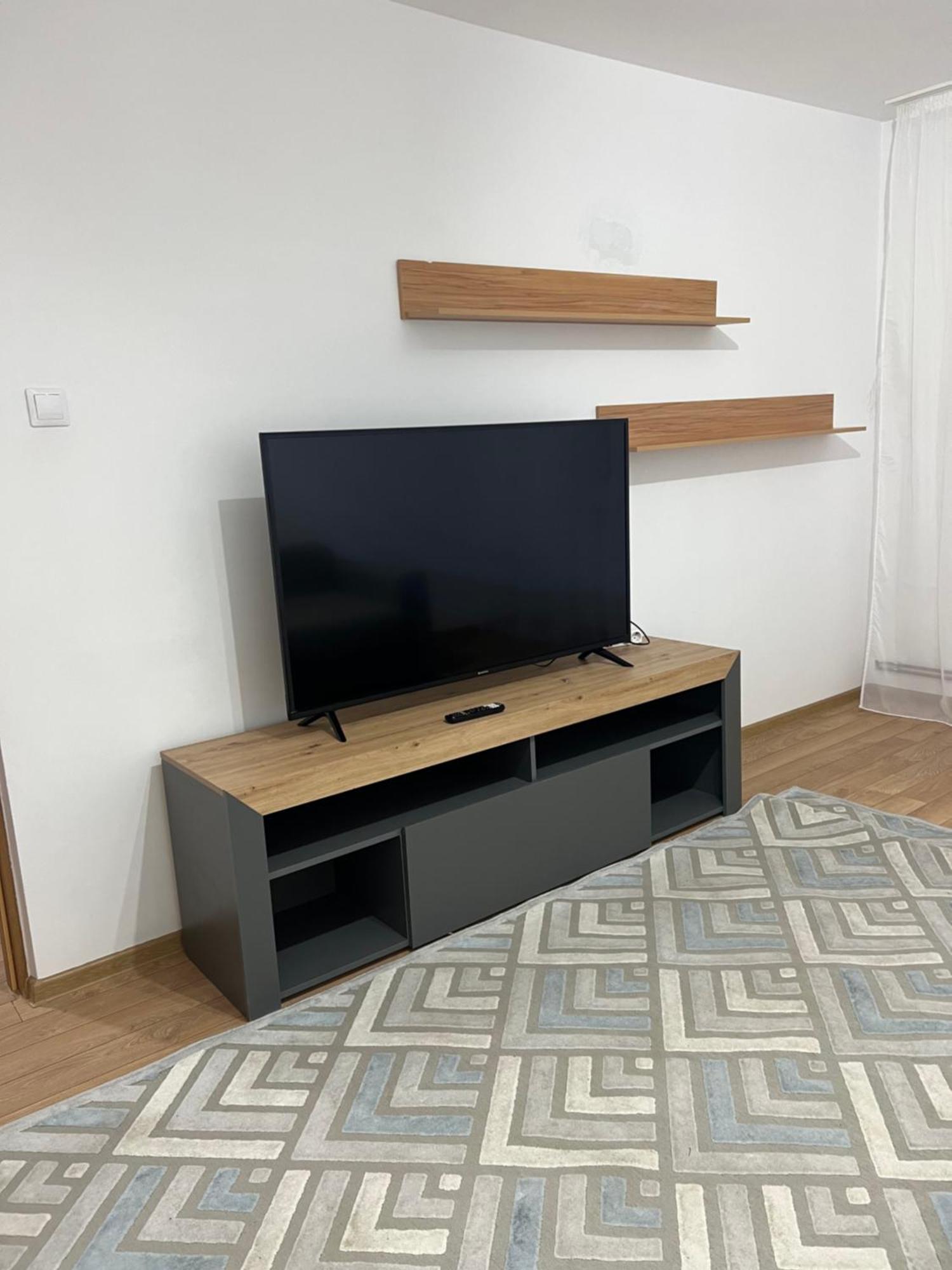 Apartament Centru Рымнику-Вылча Экстерьер фото