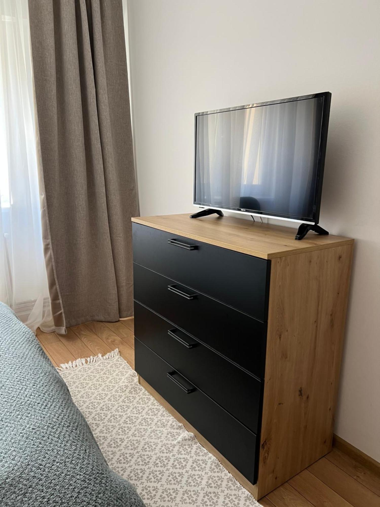 Apartament Centru Рымнику-Вылча Экстерьер фото